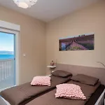 Good Cama * Posedarje