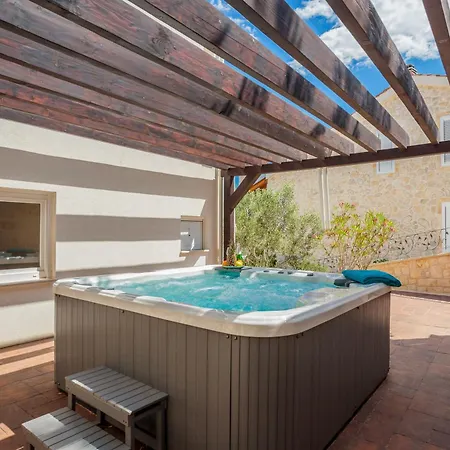 Good Cama Villa